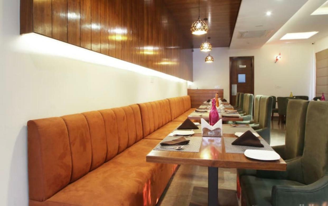 Al-Qasa Hotel Zirakpur Экстерьер фото